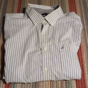 Nautica Men's Blue and White Striped Button Down Shirt